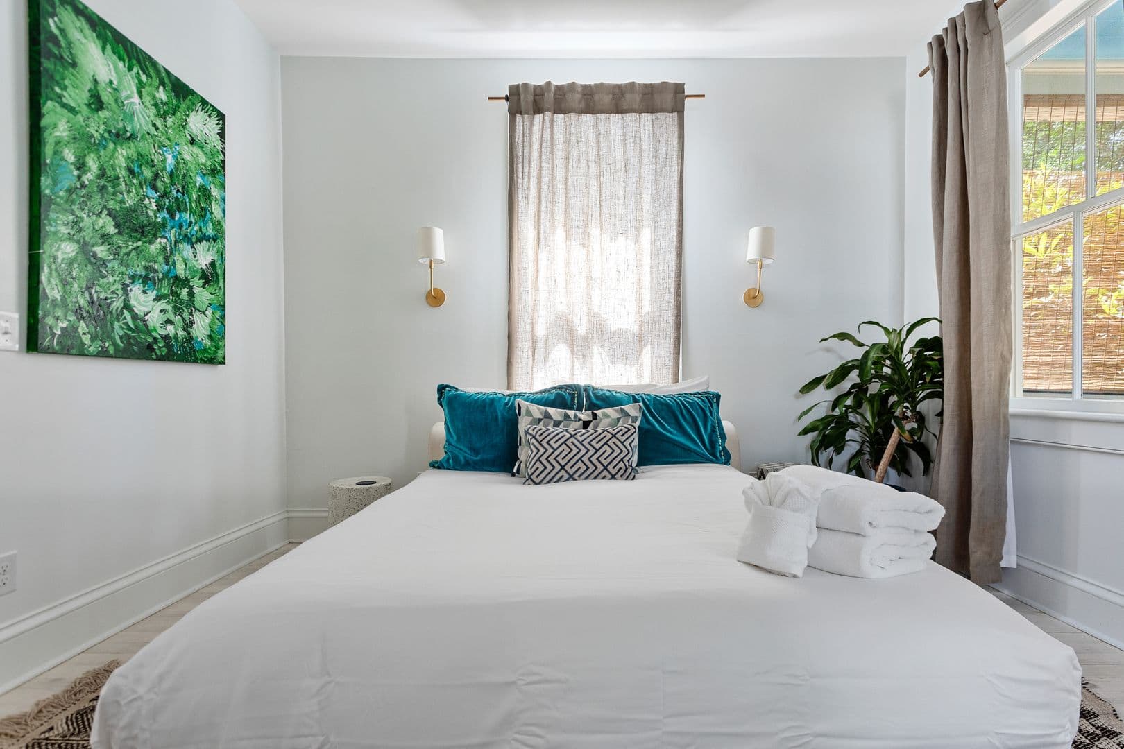 Charleston House: 94 Bogard Street