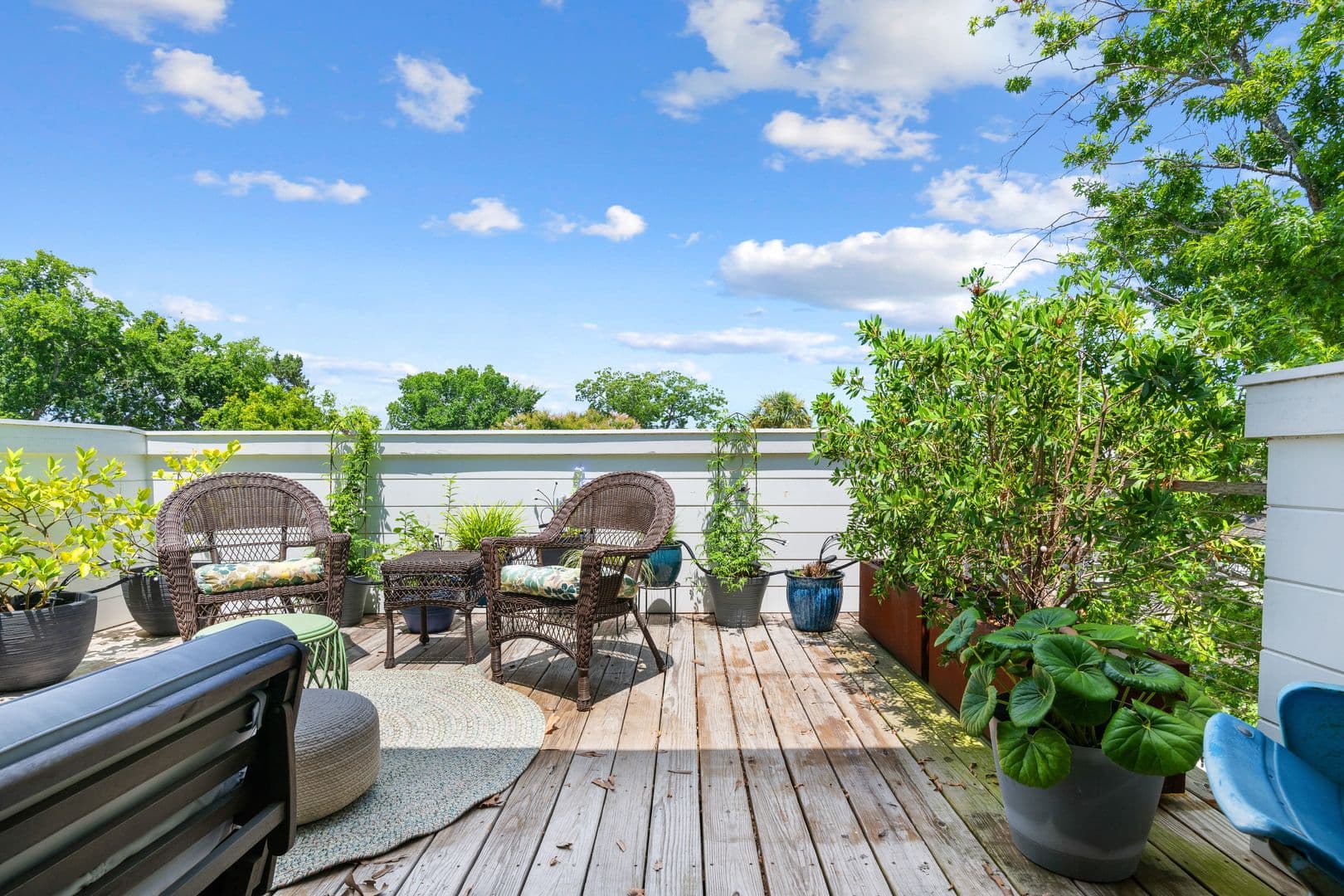 Charleston House: 7 Carrere Court