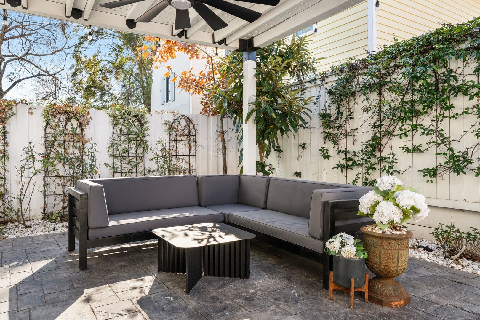 Charleston House: 19 Aiken St.