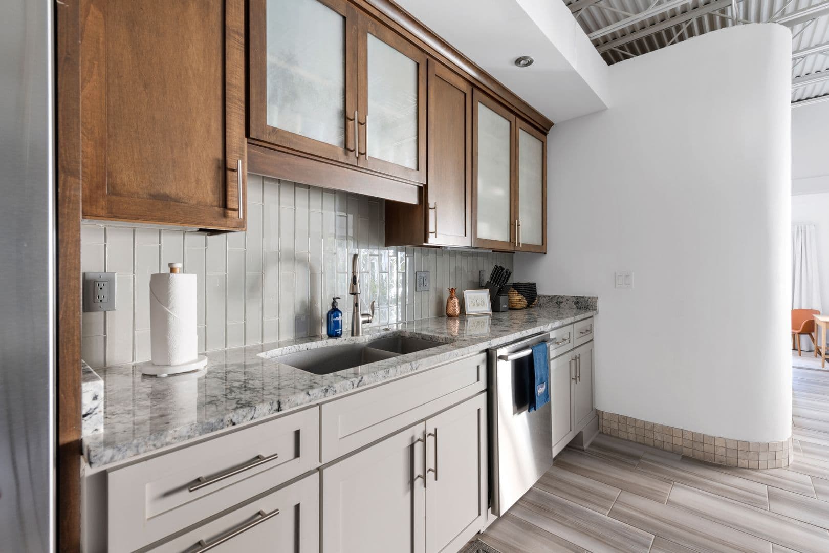 Charleston House: 182 East Bay Street  Unit 202