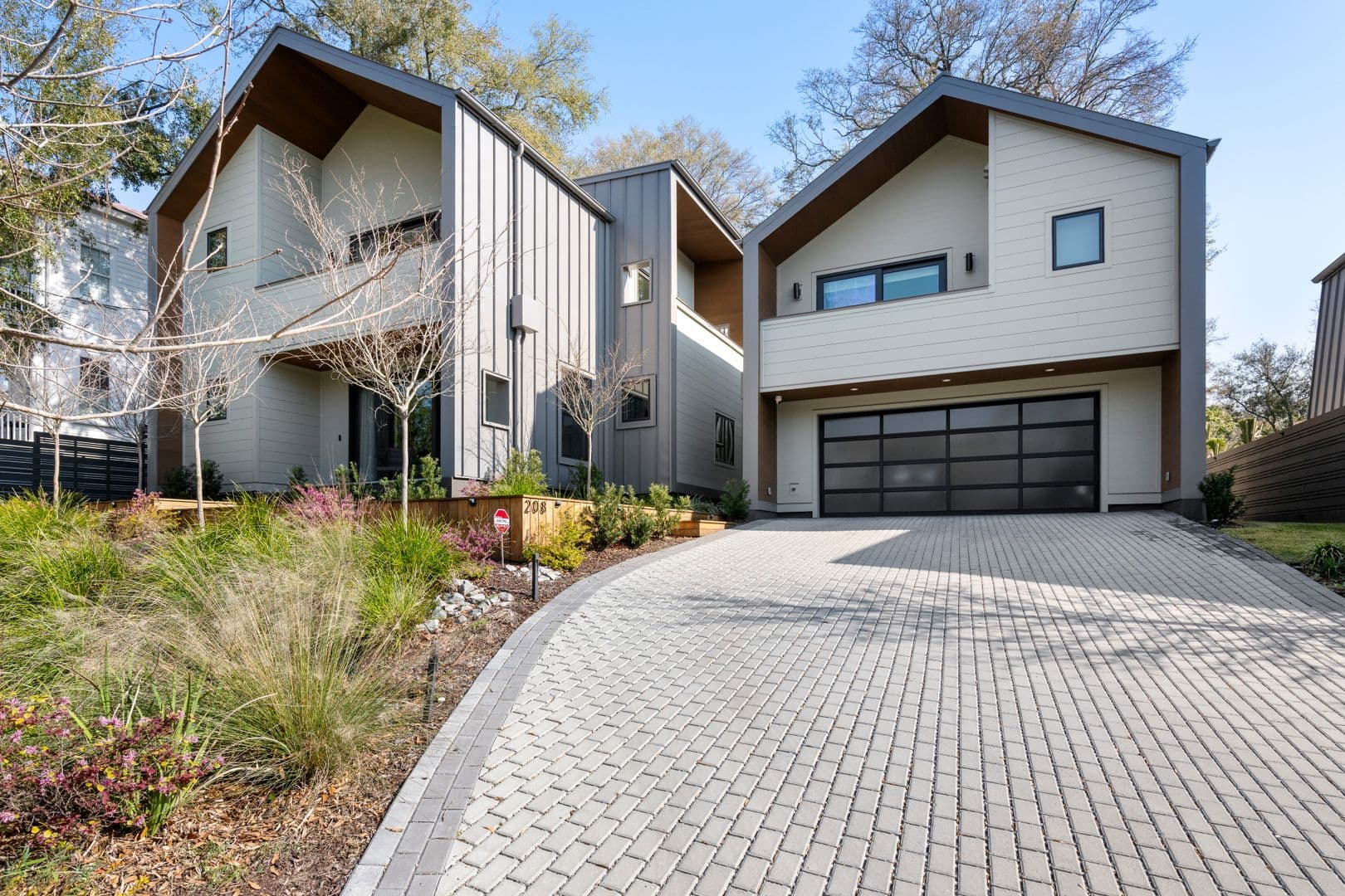 Mount Pleasant House: 208 Linnea Lane