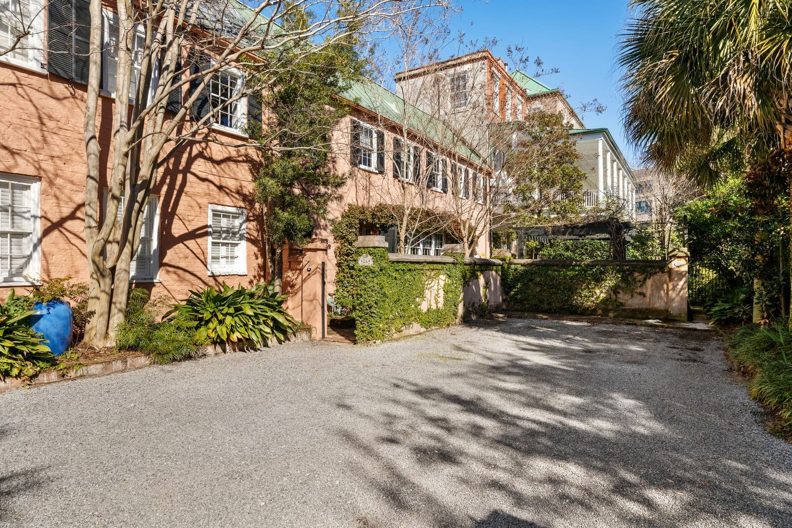 Charleston House: 26 Society Street