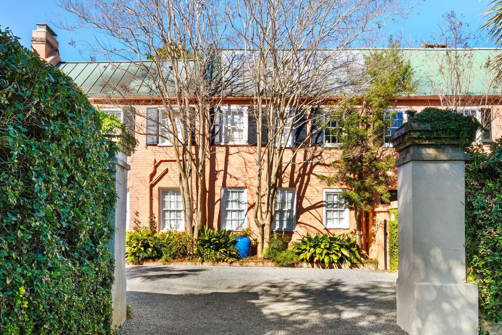 Charleston House: 26 Society Street
