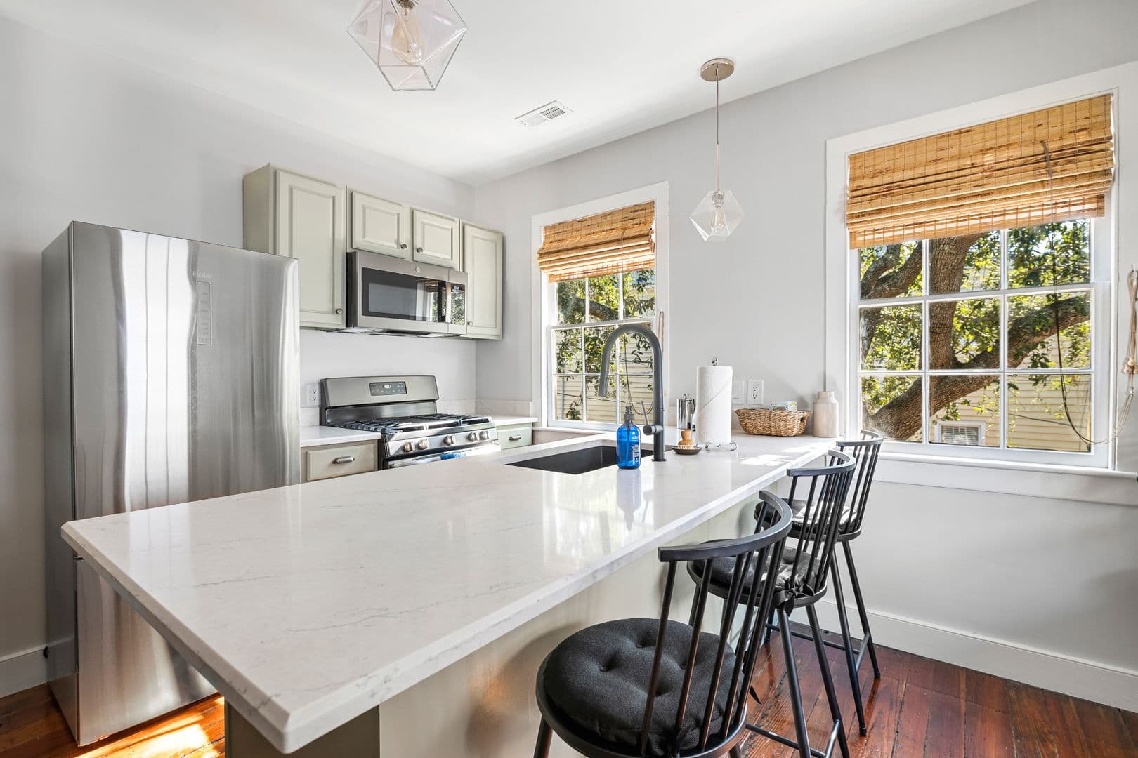 Charleston House: 18 Bogard Street