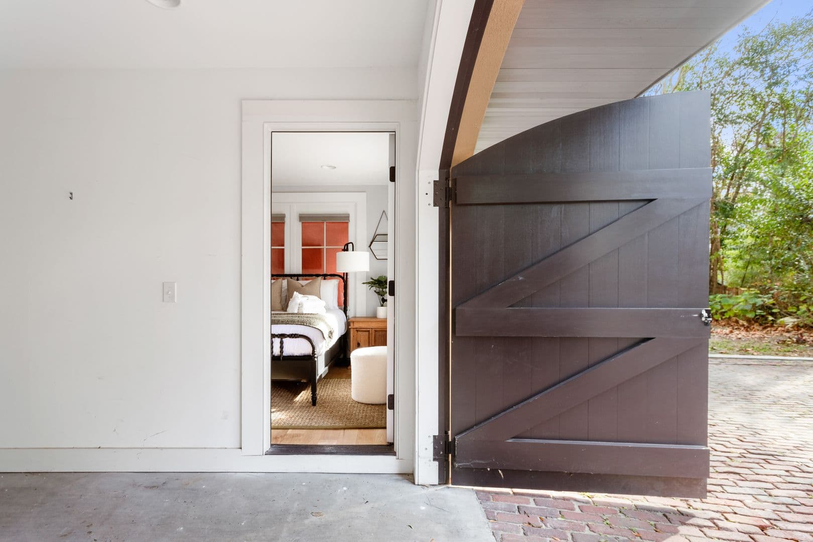 Charleston House: 16 Catfiddle St.