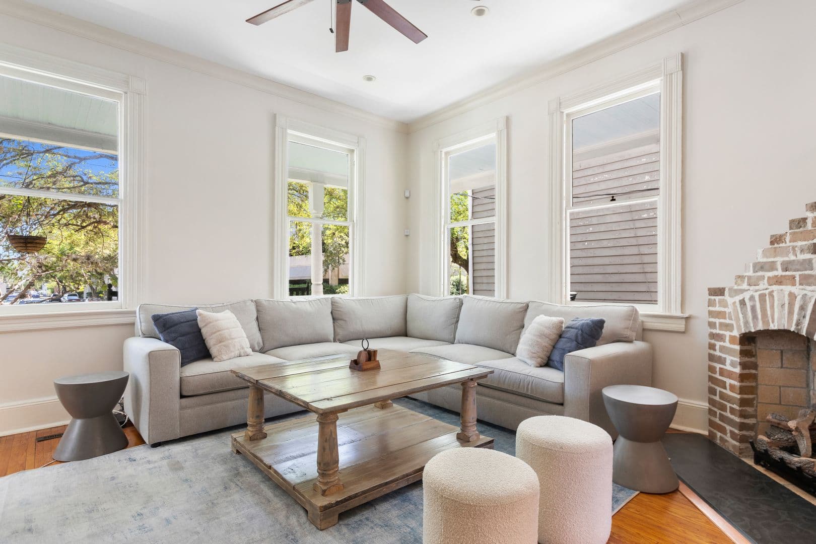 Charleston House: 80 Vanderhorst Street