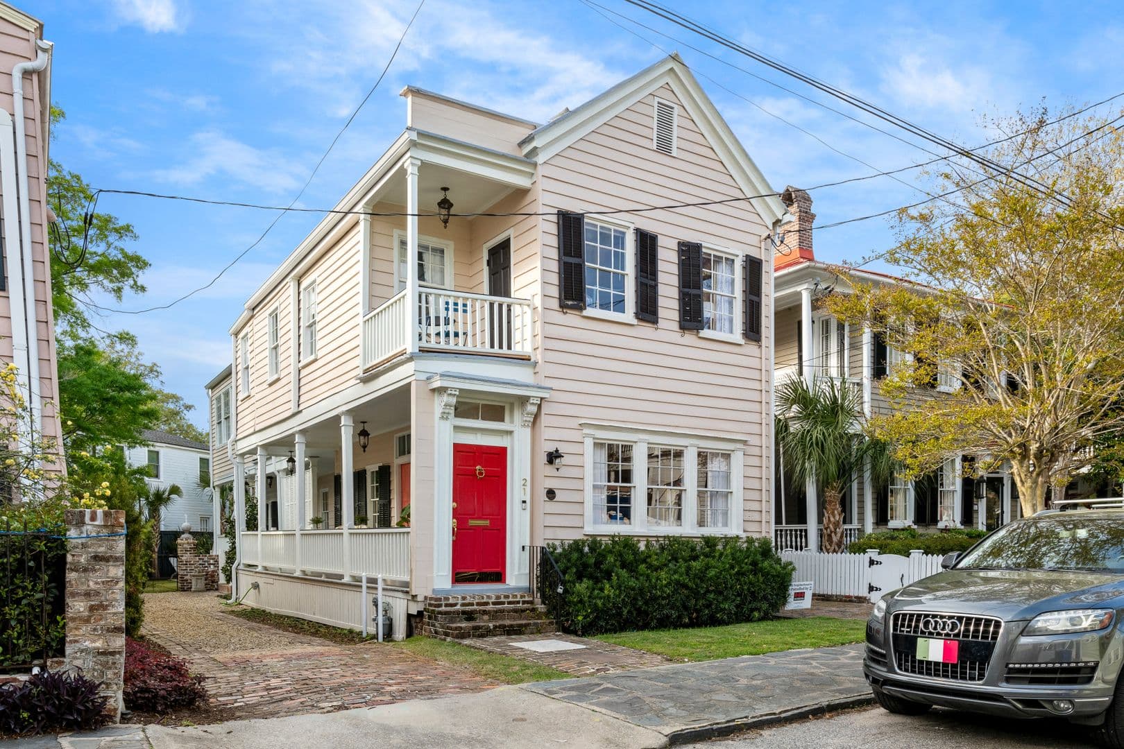 Charleston House: 21 Savage Street
