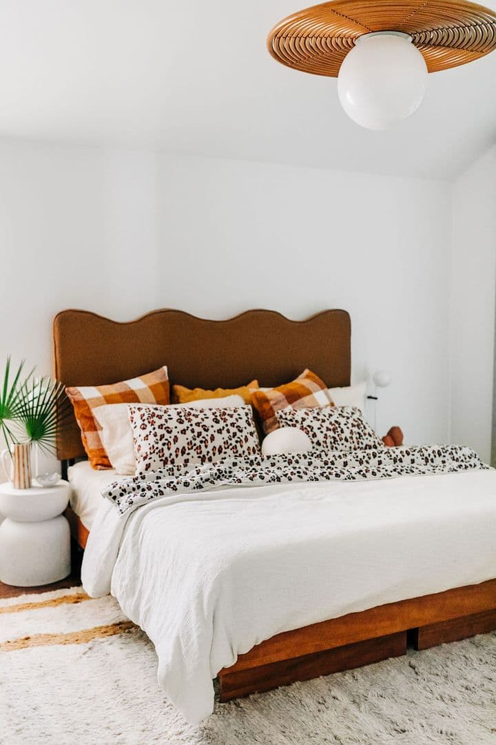 Charleston House: 1492 Kentwood Circle