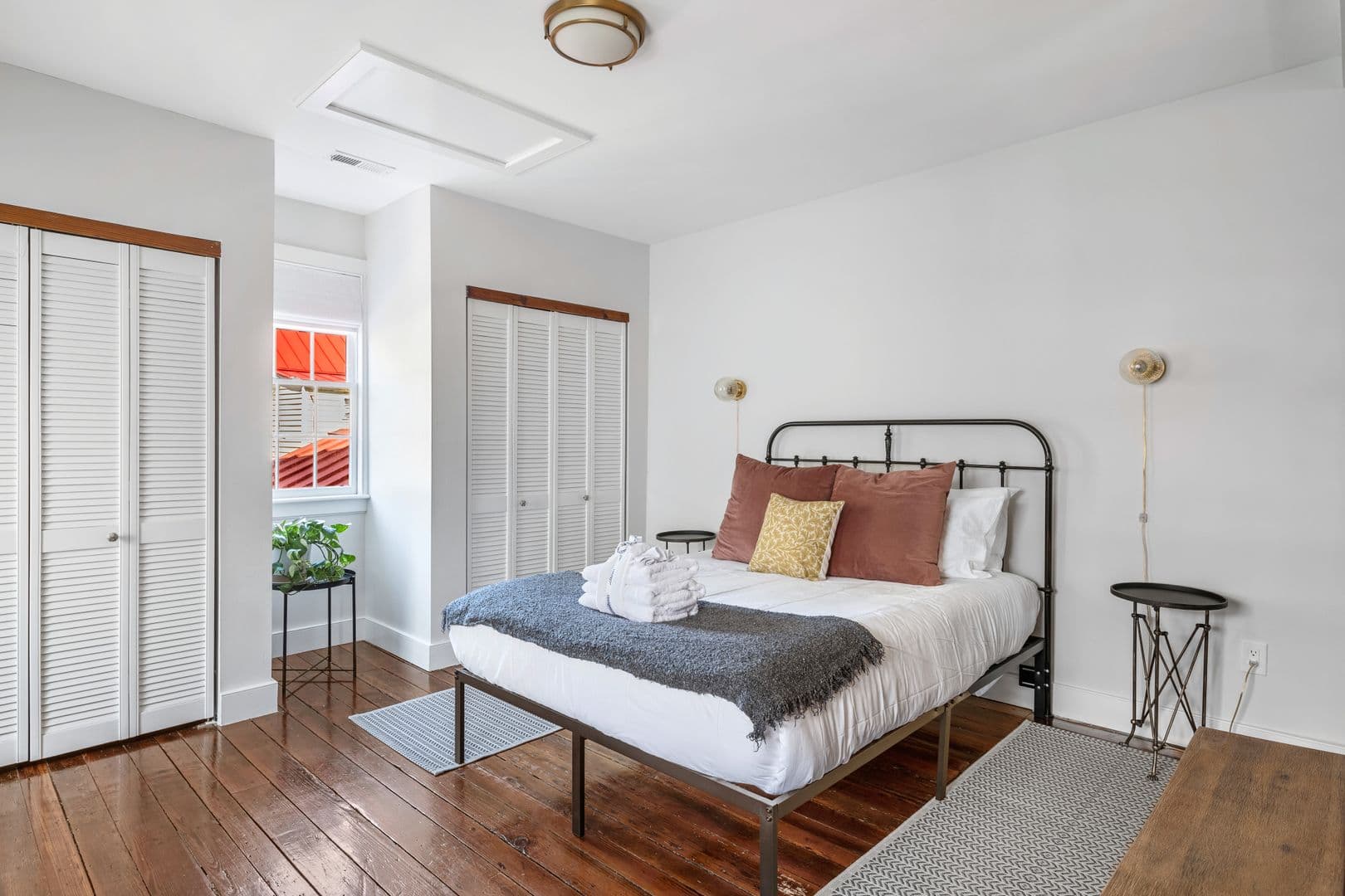 Charleston House: 18 Bogard Street