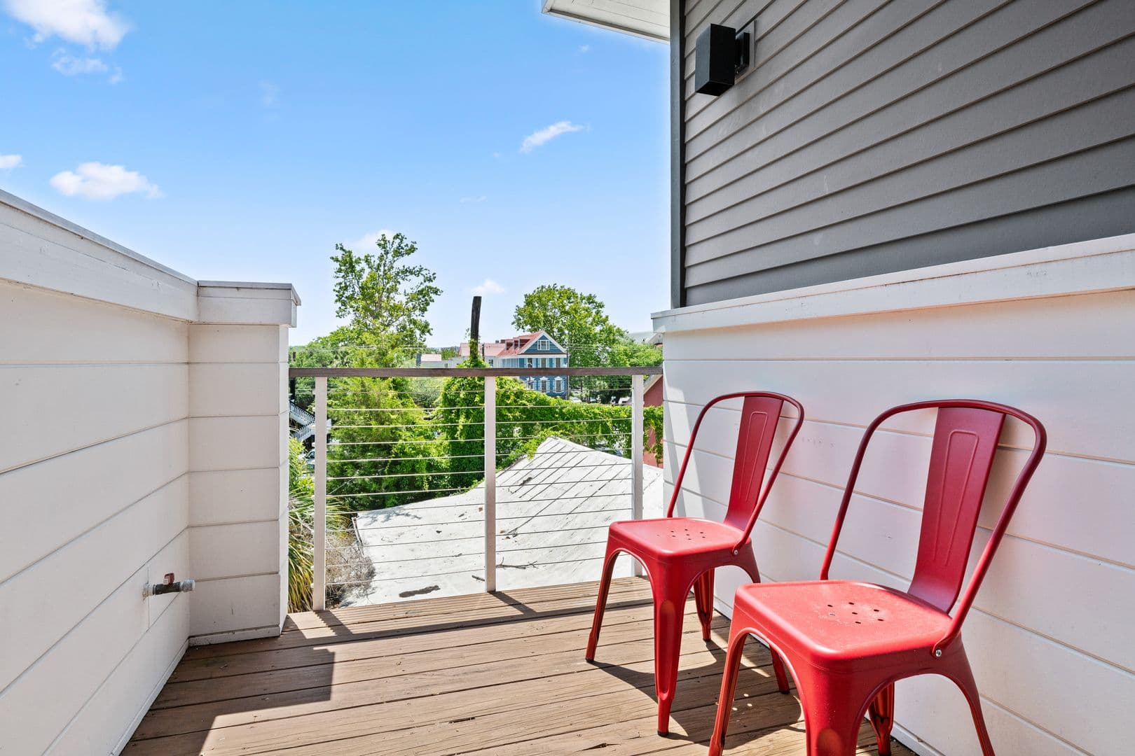 Charleston House: 3 Carrere Court