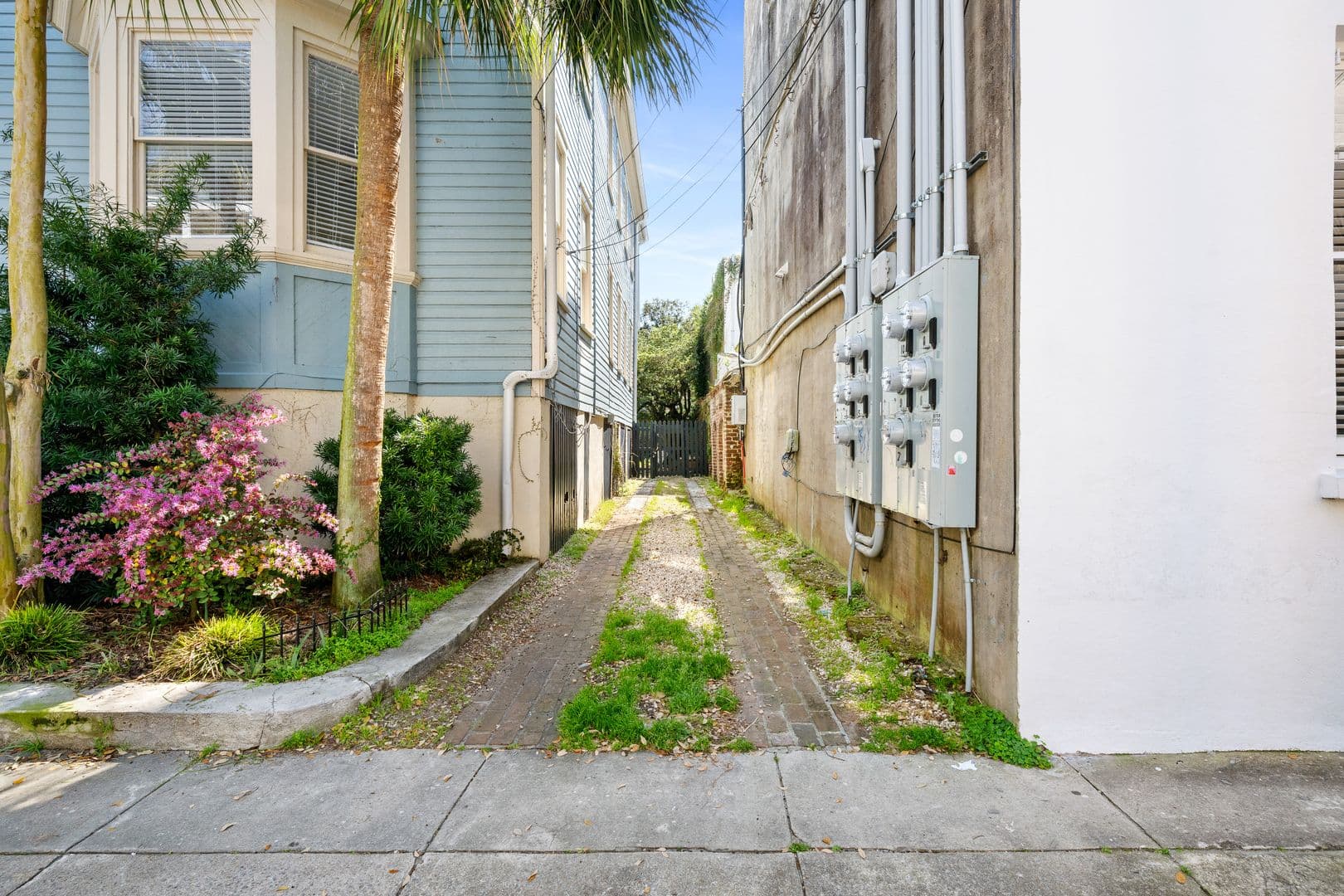Charleston House: 33 Society Street