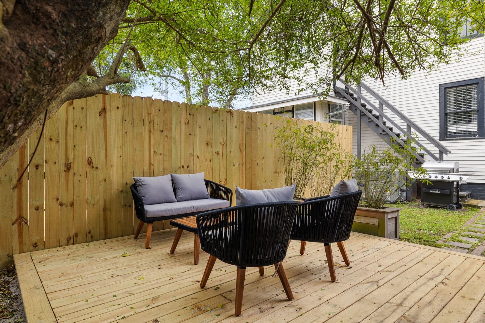 Charleston House: 20 Dunnemann Avenue