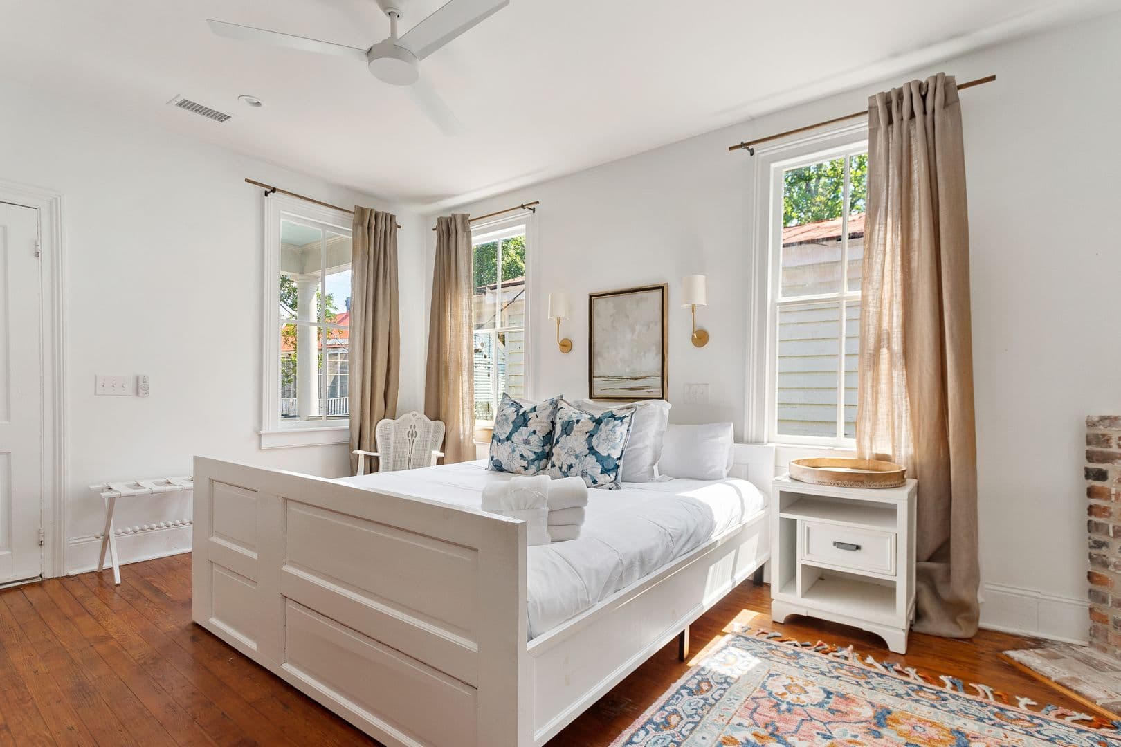 Charleston House: 94 Bogard Street