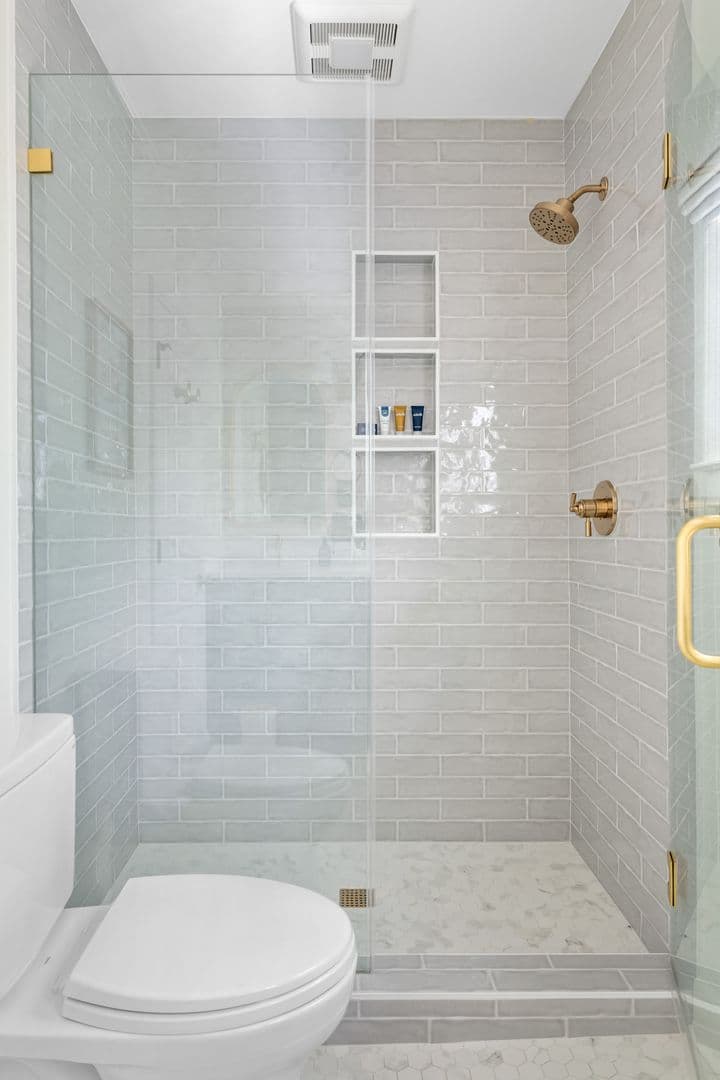 Charleston House: 6 Smith Place