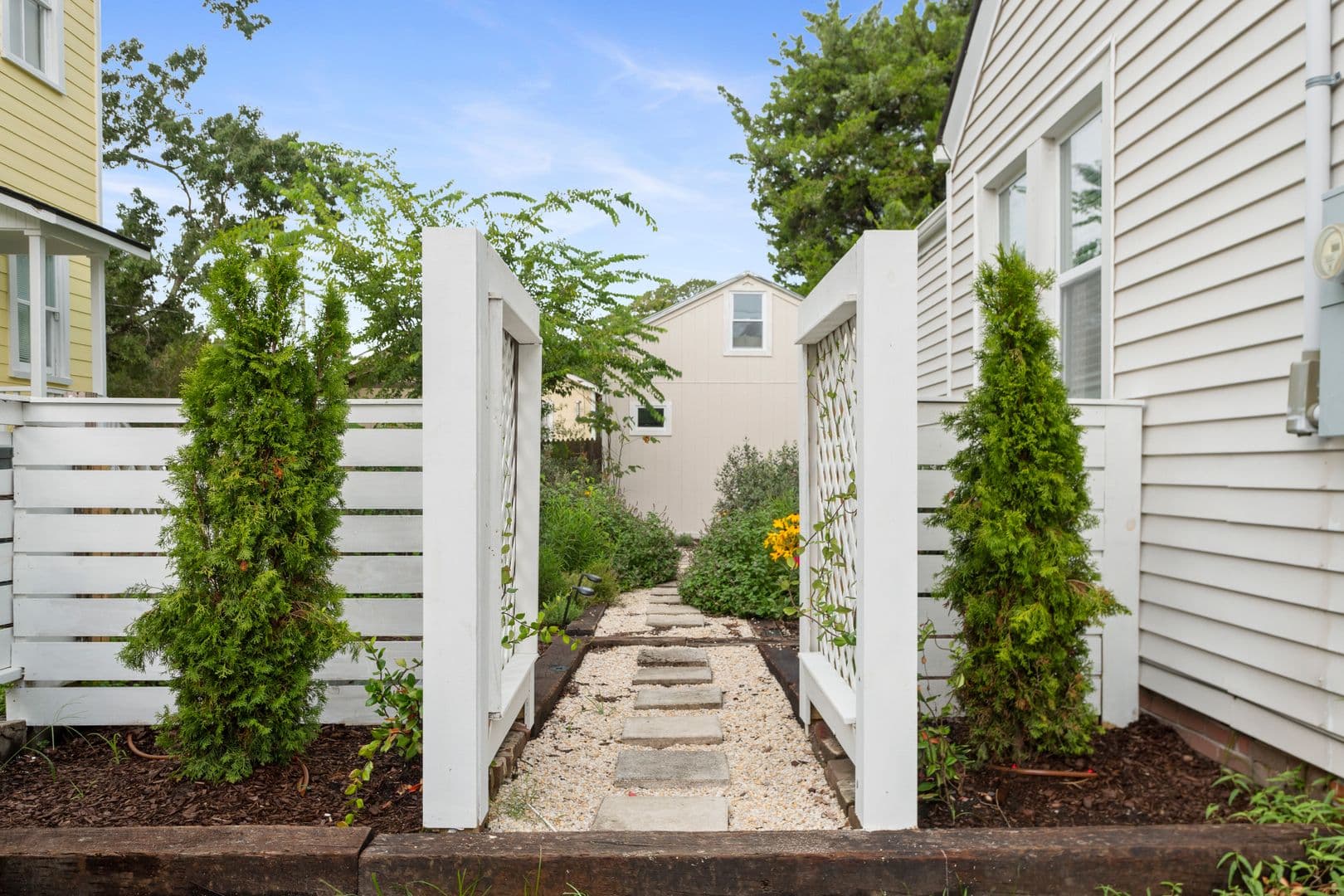 Charleston House: 847 Rutledge Ave.