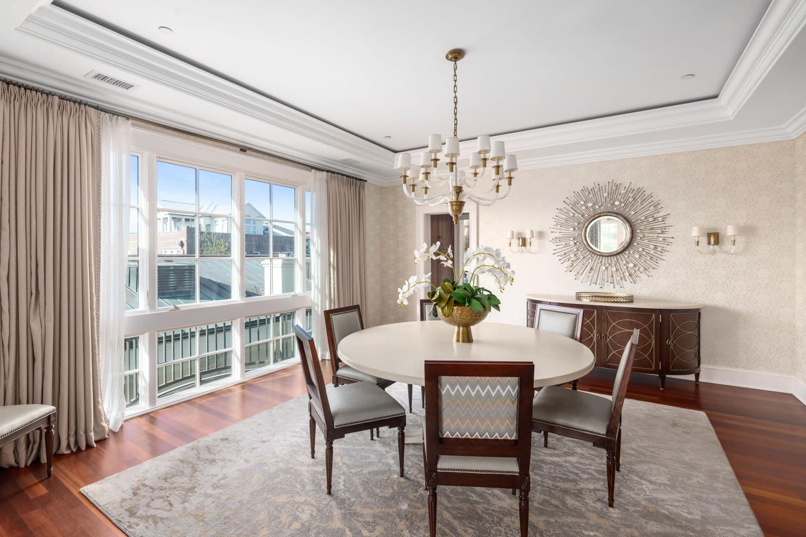 Charleston House: 5 Middle Atlantic Wharf