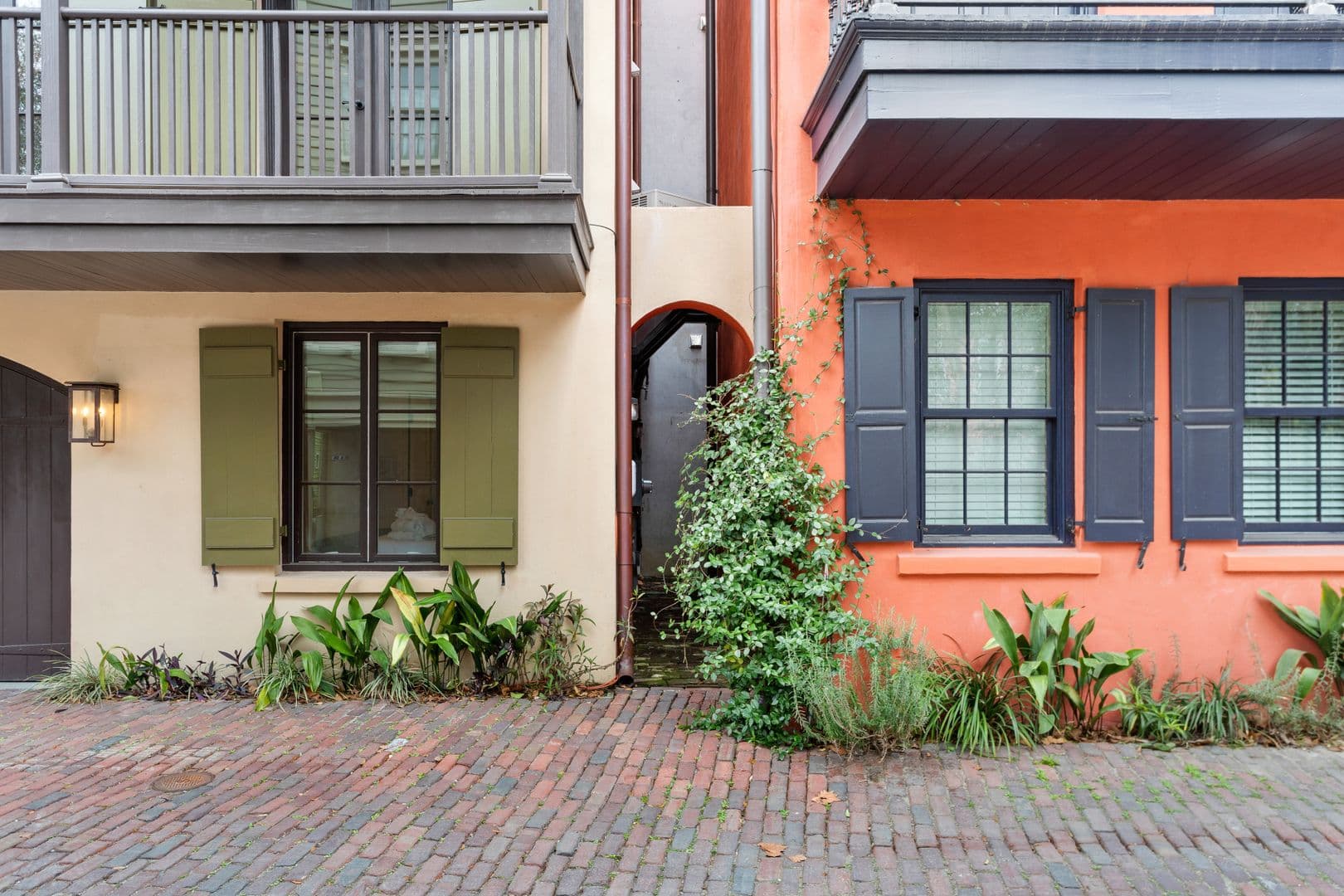 Charleston House: 16 Catfiddle St.