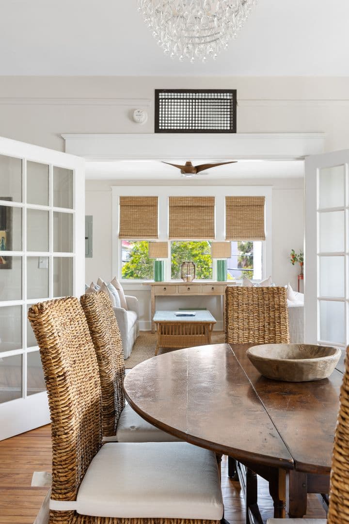 Charleston House: 230 Rutledge Ave