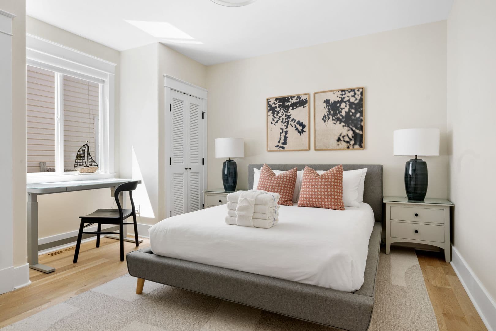 Charleston House: 191 W. Poplar Street