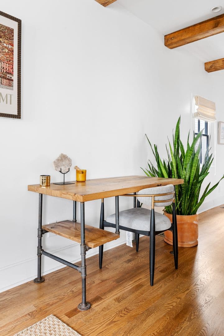 Charleston House: 70 Ashe Street