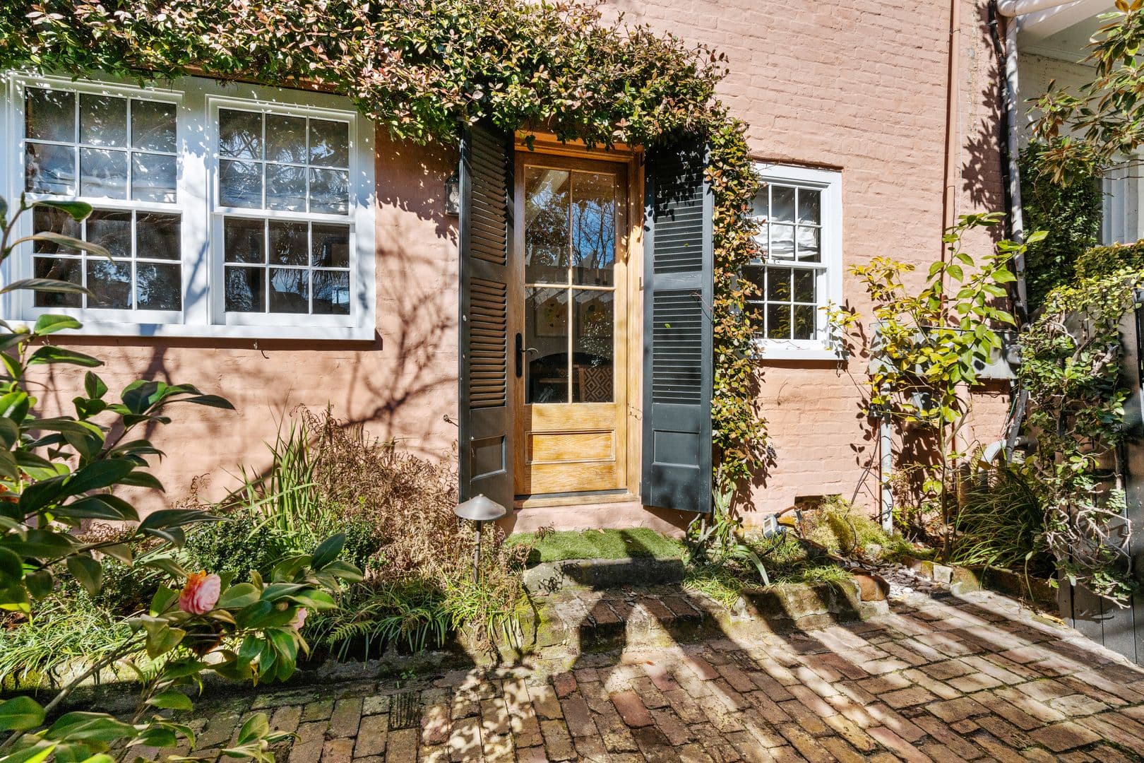 Charleston House: 26 Society Street