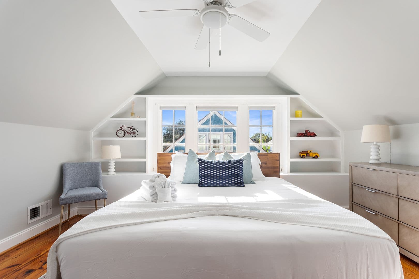 Charleston House: 9 Bogard Street