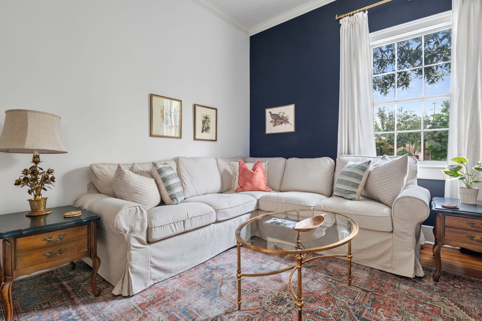 Charleston House: 123 Queen Street