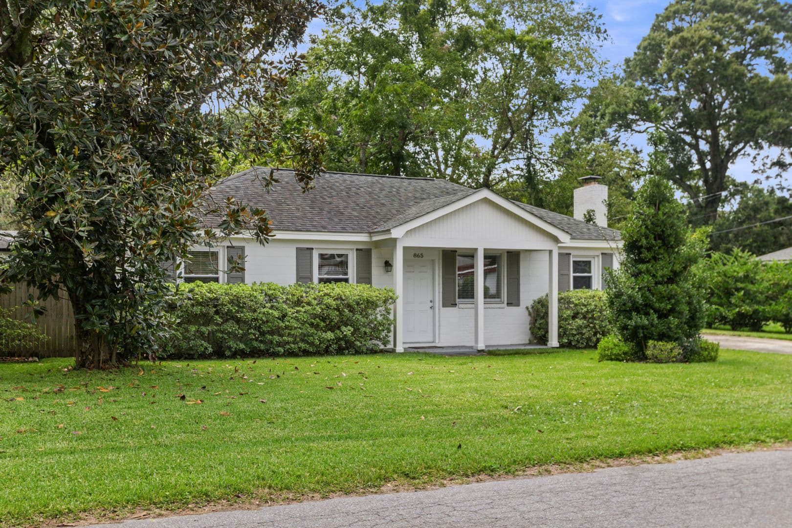 Charleston House: 865 Santee Street