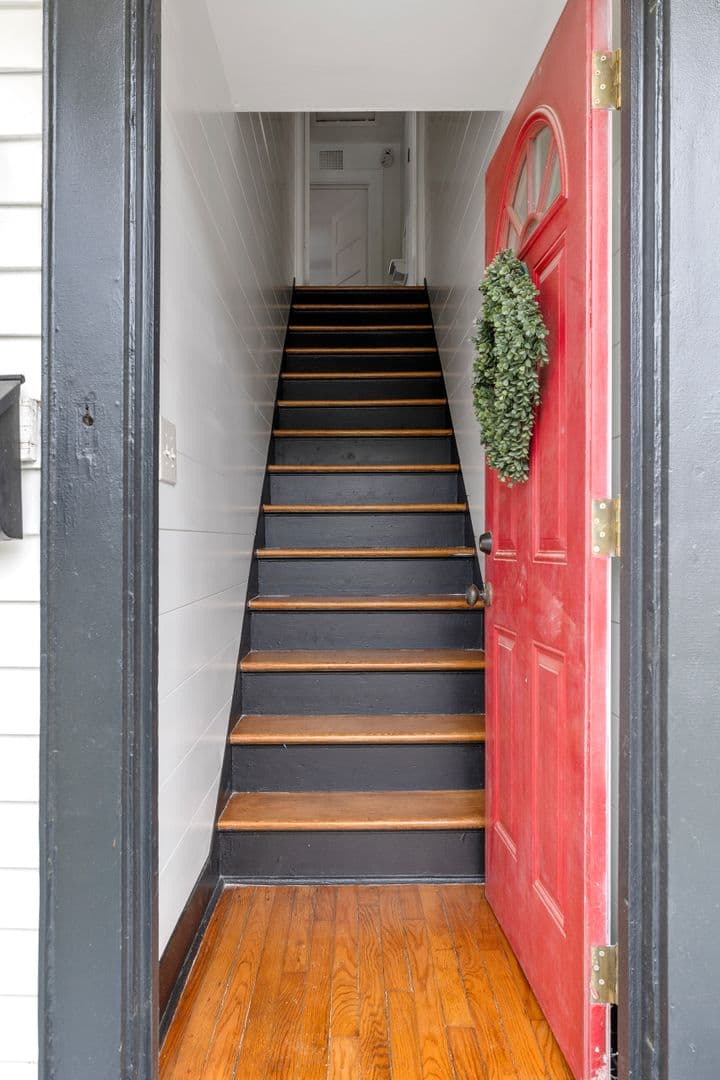 Charleston House: 20 Dunnemann Avenue