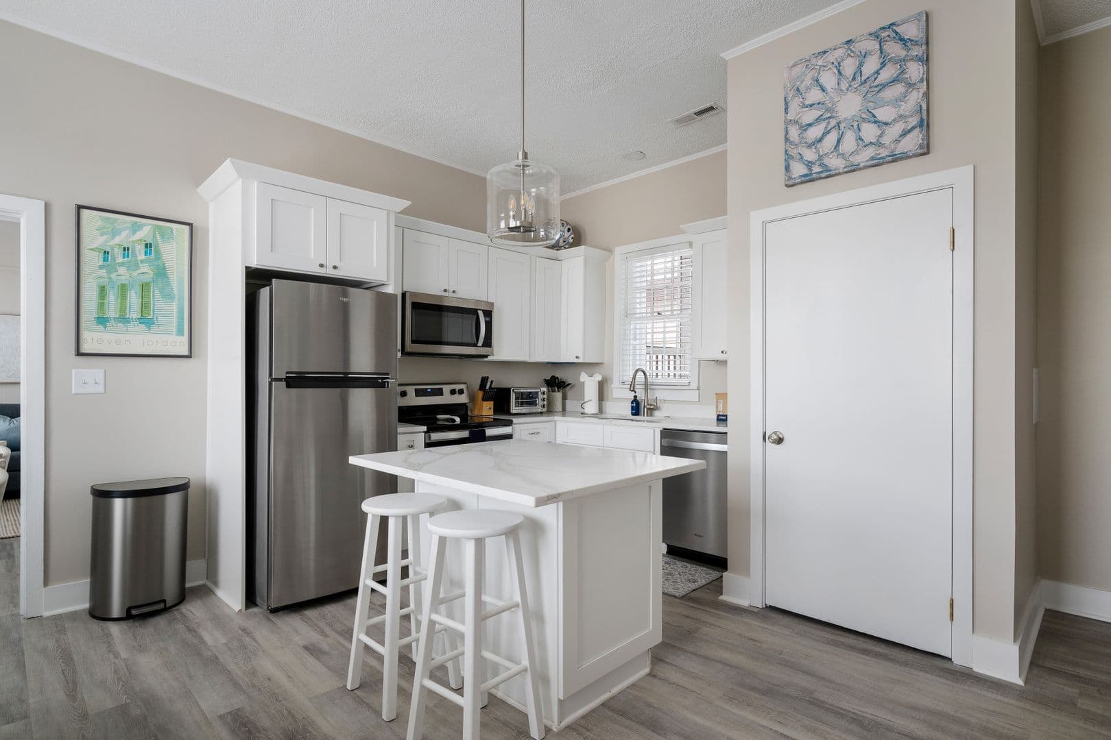 Charleston House: 460 Meeting Street