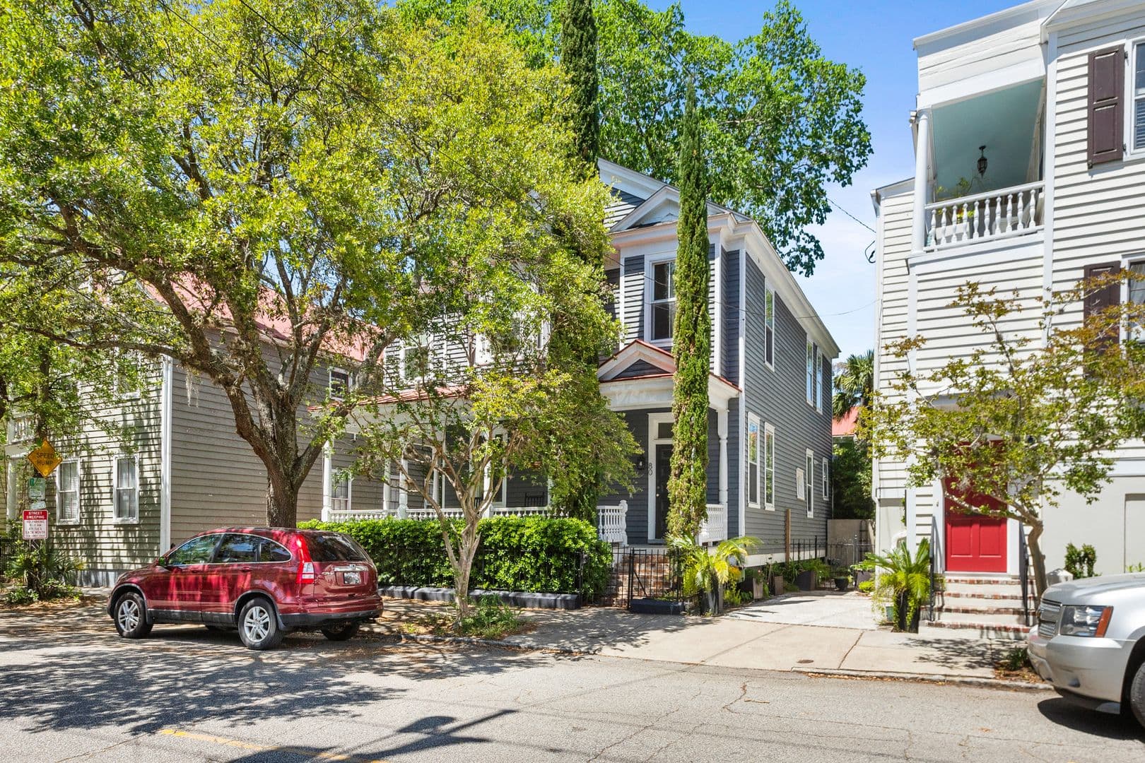 Charleston House: 80 Vanderhorst Street