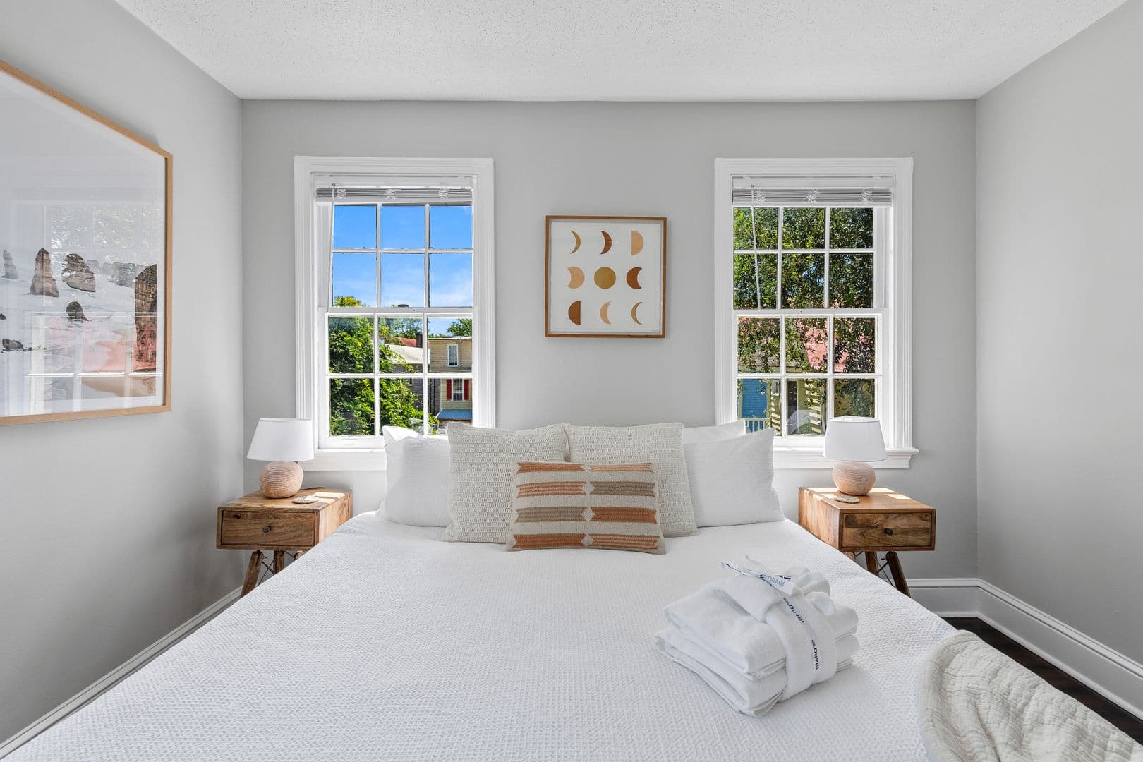 Charleston House: 49 Radcliffe Street