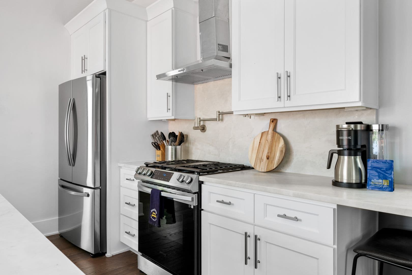 Charleston House: 7 Carrere Court