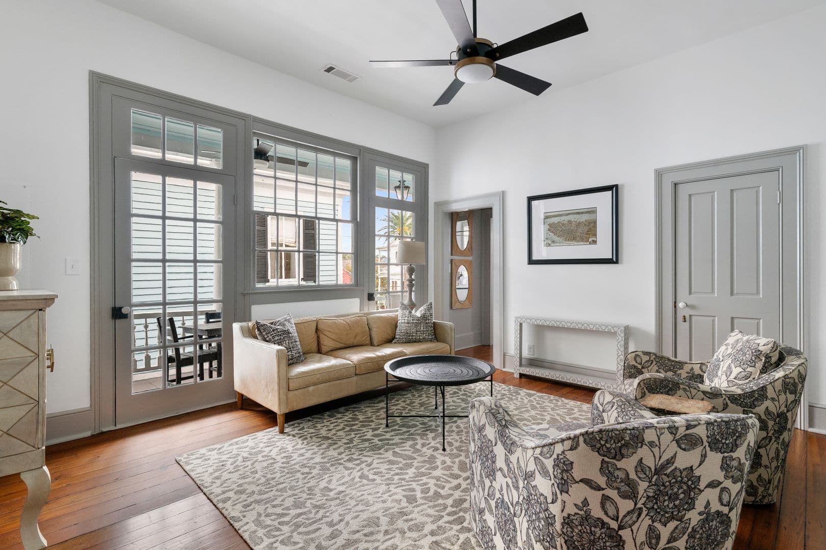 Charleston House: 135 Broad Street