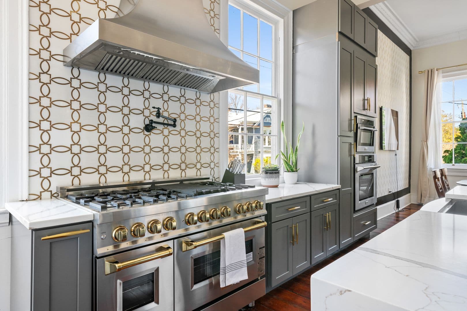 Charleston House: 96 Ashley Avenue