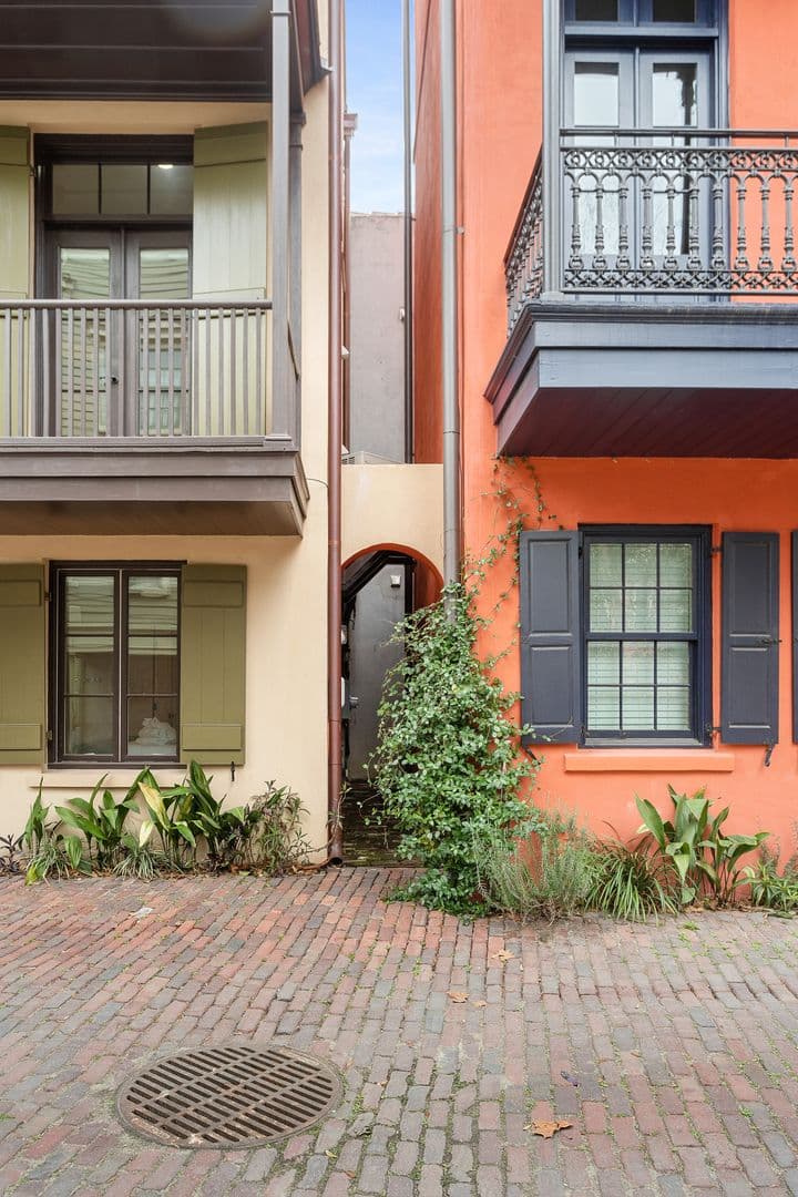 Charleston House: 16 Catfiddle St.