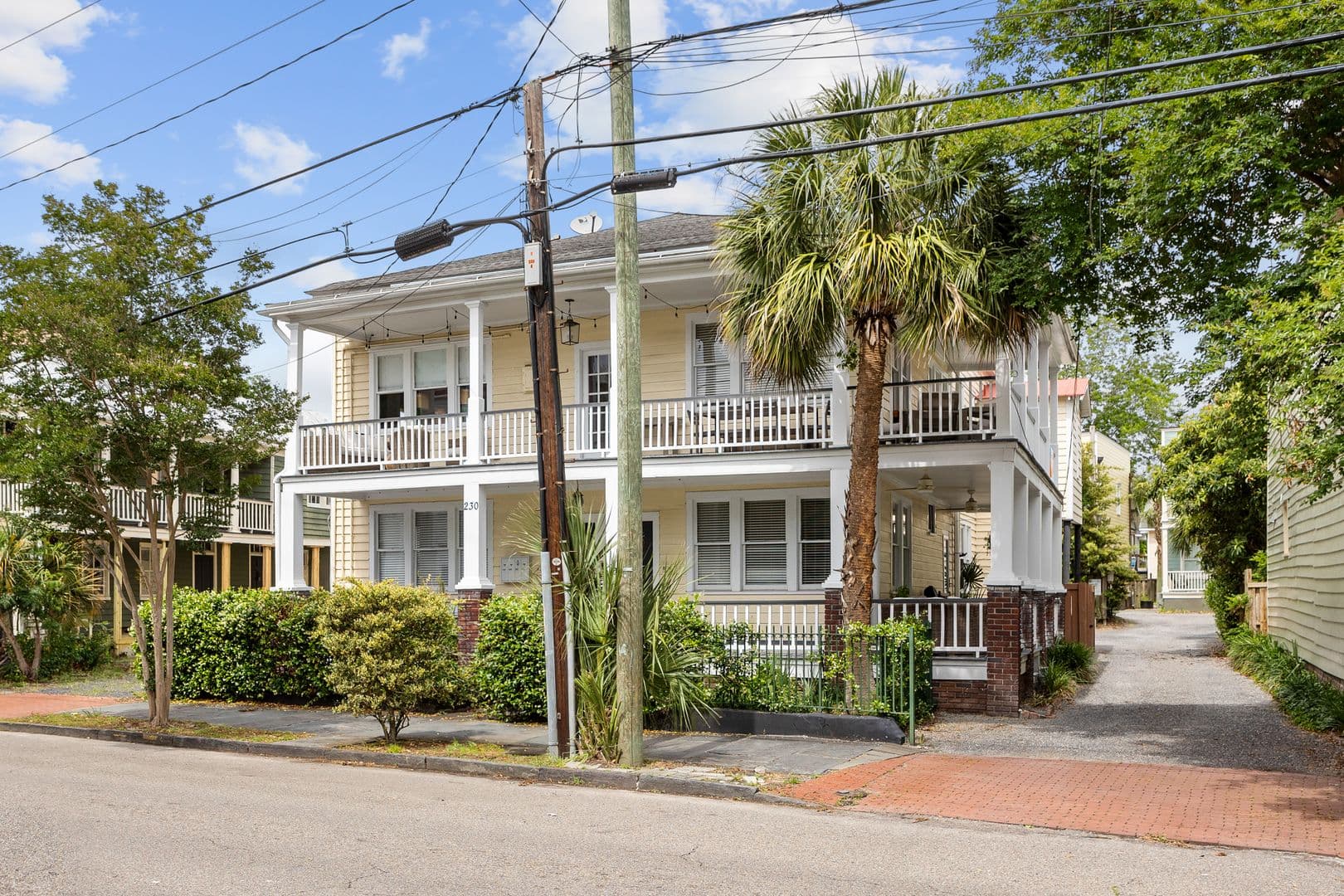 Charleston House: 230 Rutledge Ave
