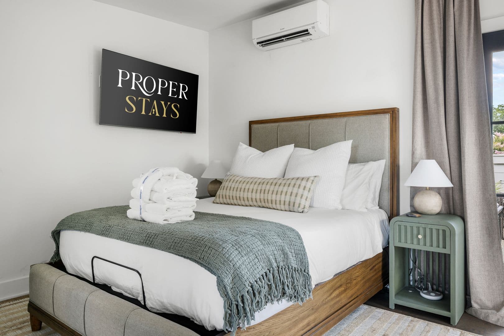 Charleston House: 7 Carrere Court