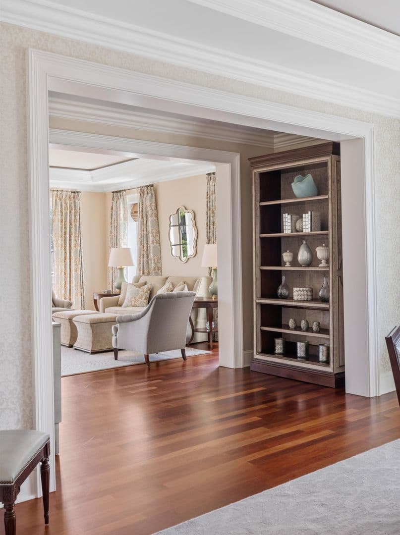 Charleston House: 5 Middle Atlantic Wharf