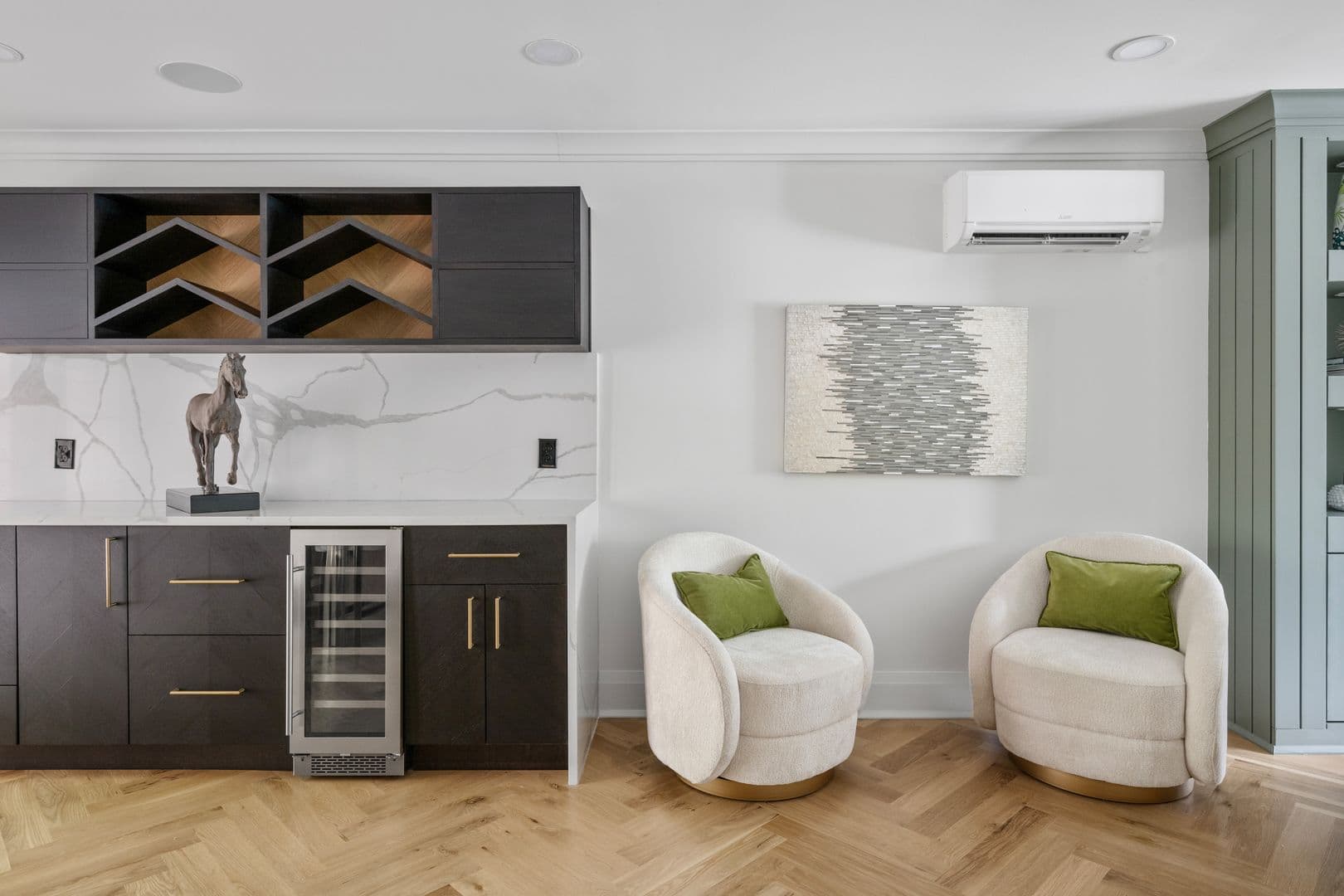 Charleston House: 5 1/2 Bennett Street