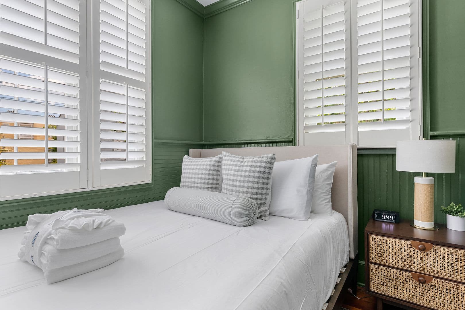Charleston House: 46 Wentworth Street