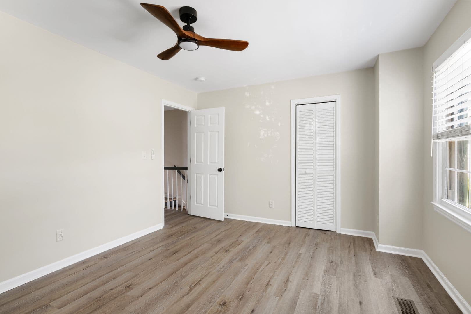 Mount Pleasant House: 664 Swinton Court