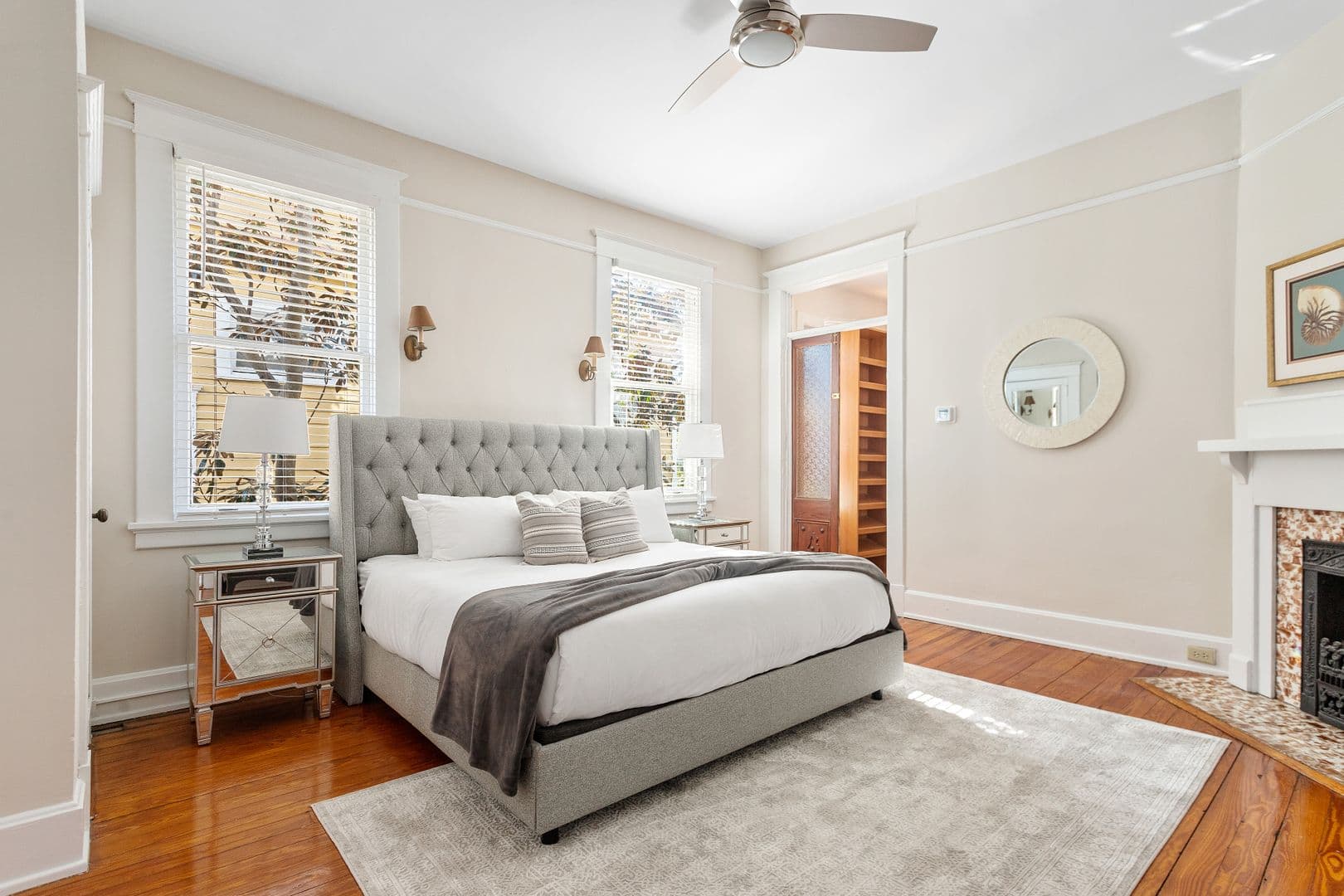 Charleston House: 5 Colonial Street