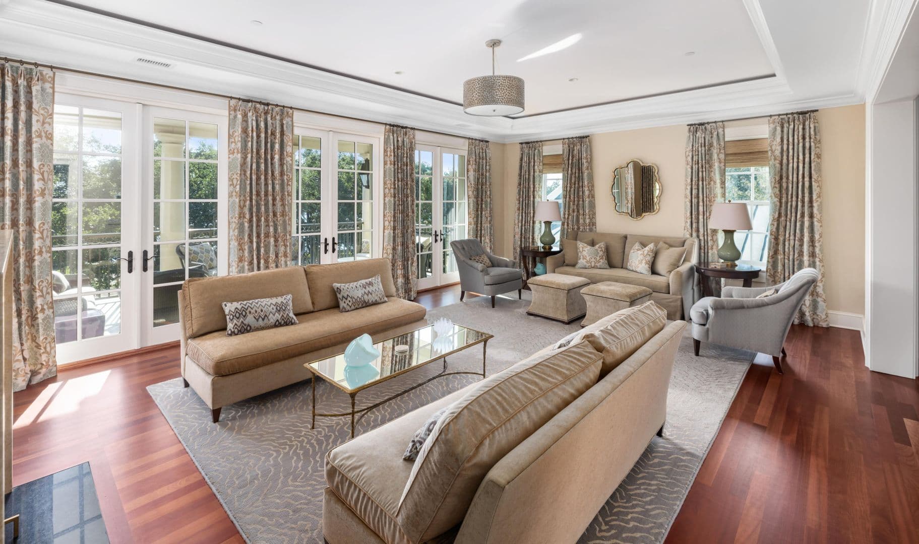 Charleston House: 5 Middle Atlantic Wharf