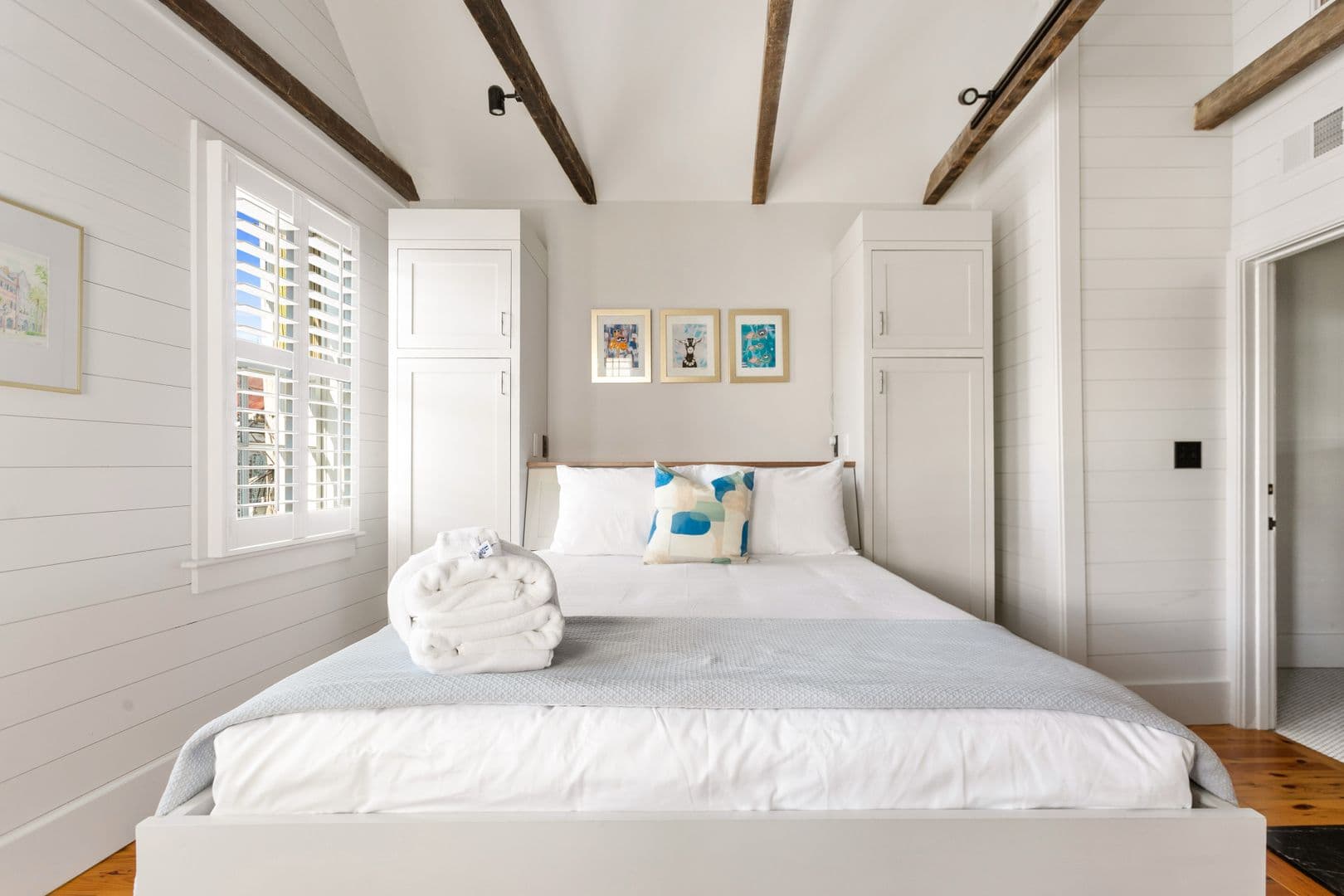 Charleston House: 10 Sires street