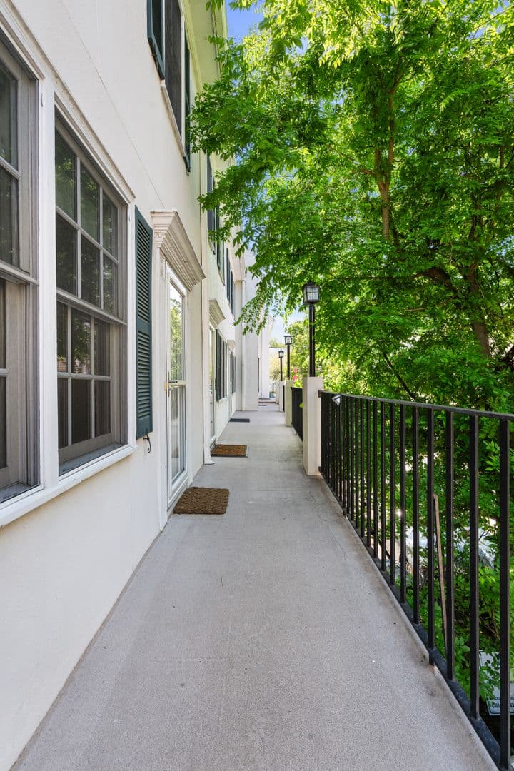 Charleston House: 15 Horlbeck Alley