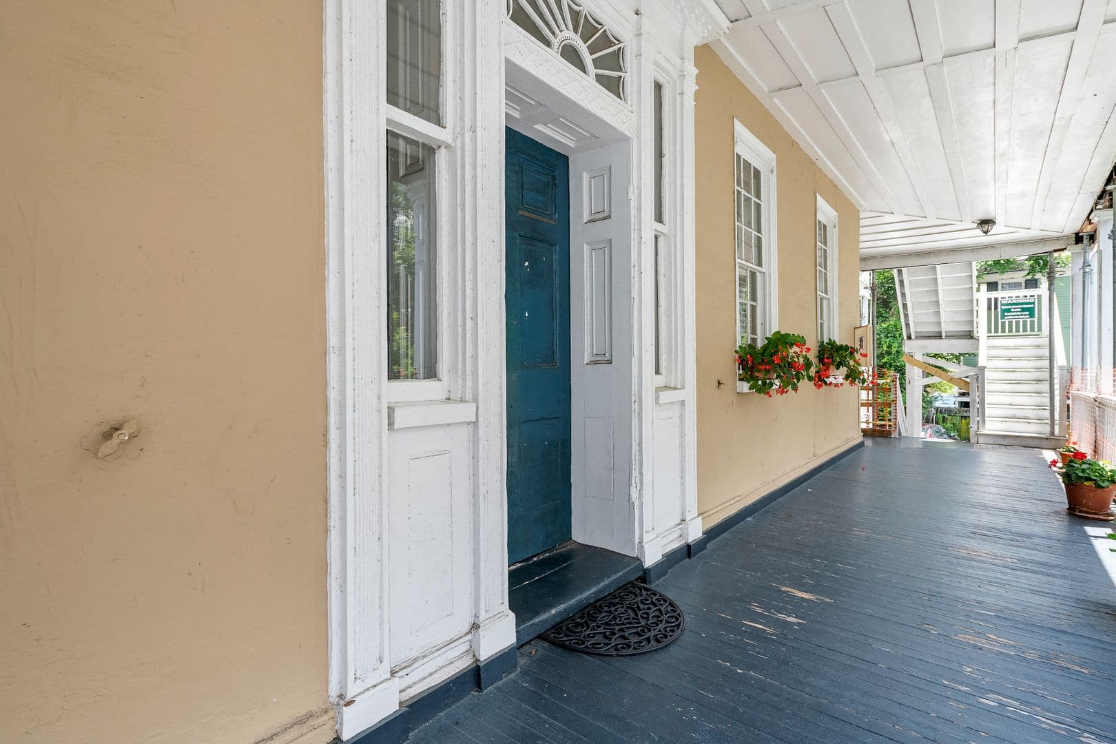 Charleston House: 65 Vanderhorst Street