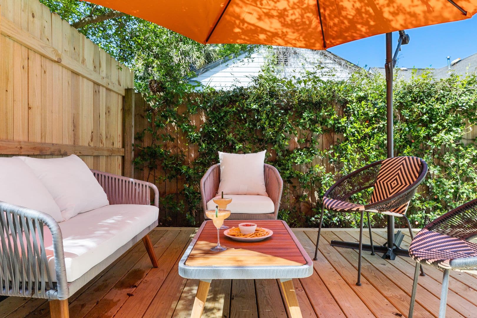 Charleston House: 20 Dunnemann Avenue