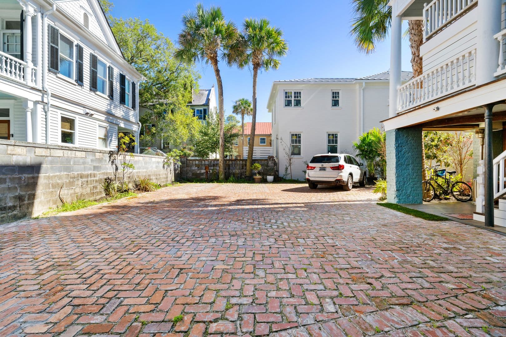 Charleston House: 96 Ashley Avenue
