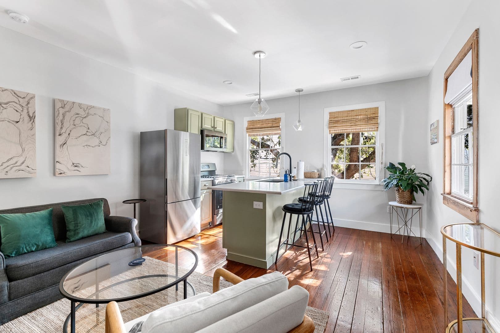 Charleston House: 18 Bogard Street